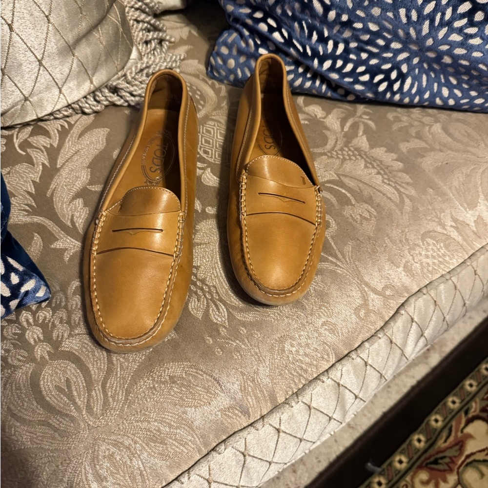 Tod's Tan Leather Loafers